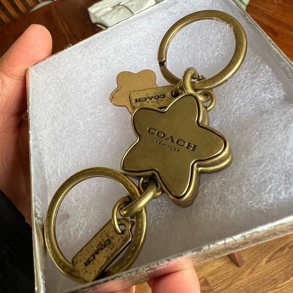 RARE Coach Wild Flower Turnlock Valet Key Fob Charms - Picture 3 of 14